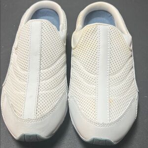 Easy Spirit Cream Mesh Slip-On Shoes
